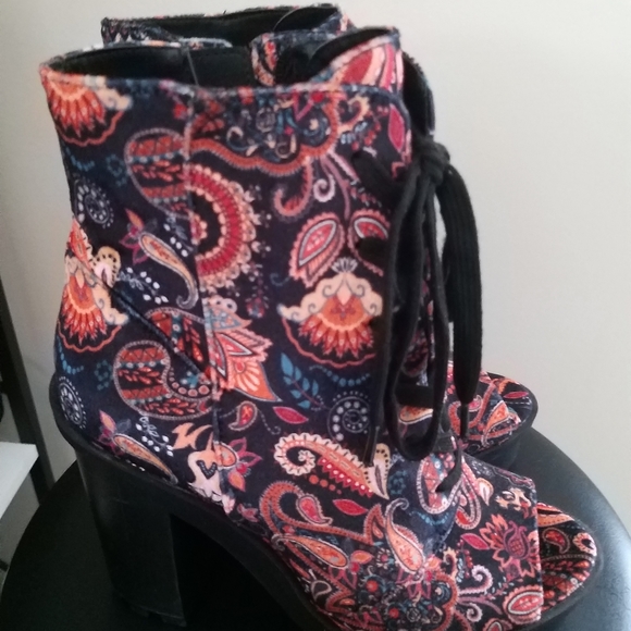 Jessica Simpson boot US 6.5 - Picture 7 of 12